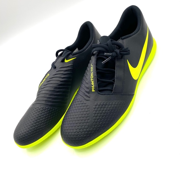 mens indoor soccer cleats